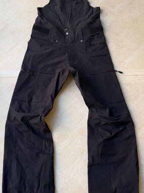Norrøna lofoten Gore-Tex Pants w/ Bib Attachment Black Caviar M